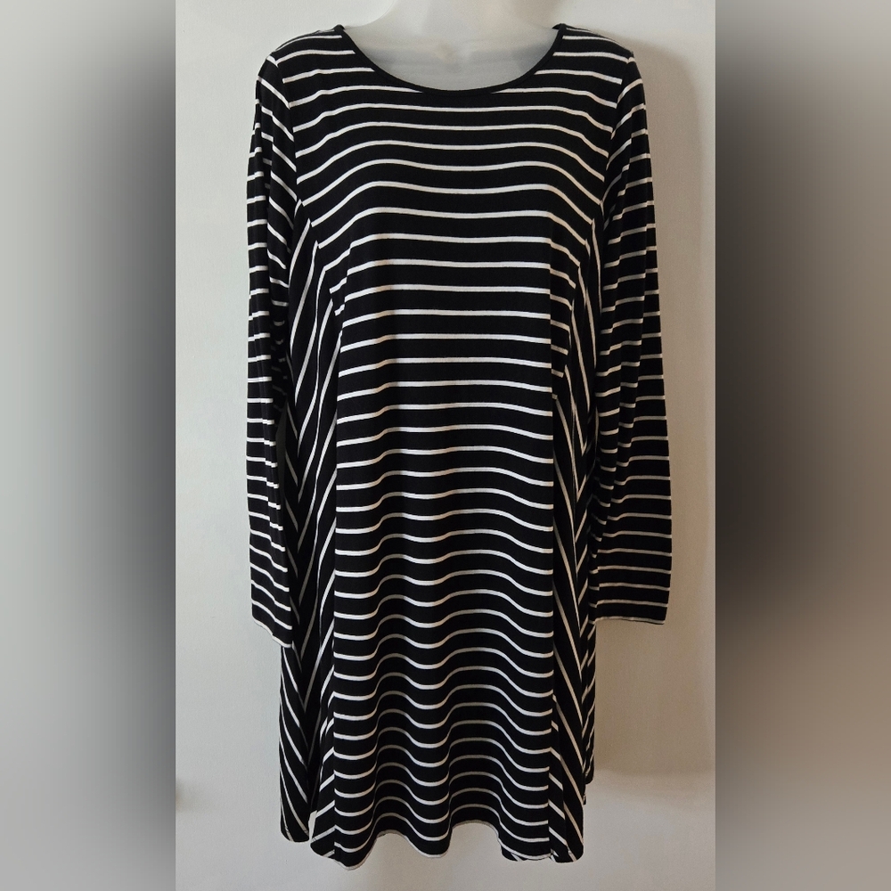 Stylus Swing Dress Sz Large Black & White Long Sleeve Flowing Euc